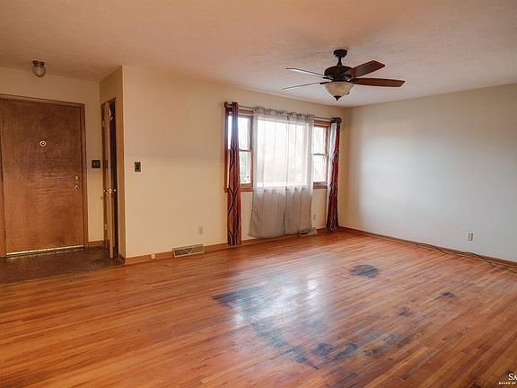3rd image of 404 E Parkway Ave