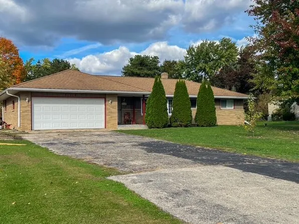 212 West State ROAD, North Prairie, WI 53153