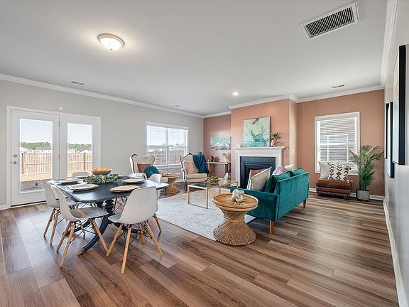 4th image of 303 Torslanda Ln