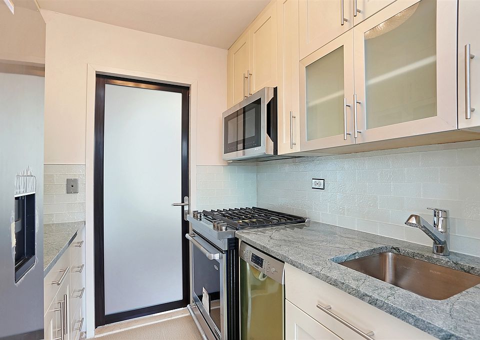 1st image of 171 E 84th St APT 18G