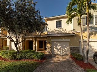 321 NE 194th Ln, Miami, FL 33179