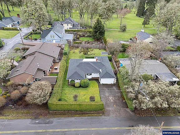 1950 SW Whiteside Dr — Photo 23