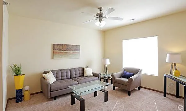 Adam Ridge Condos — Photo 3