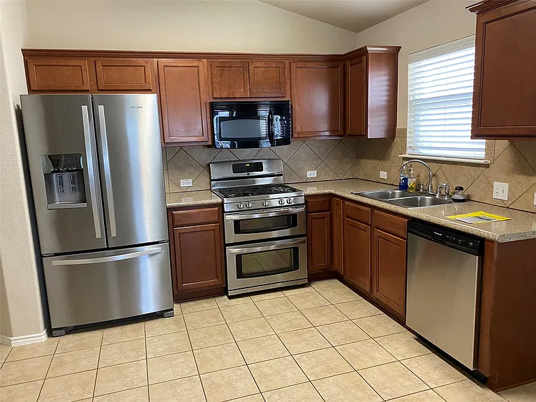 2731 Herrington Cv — Photo 14