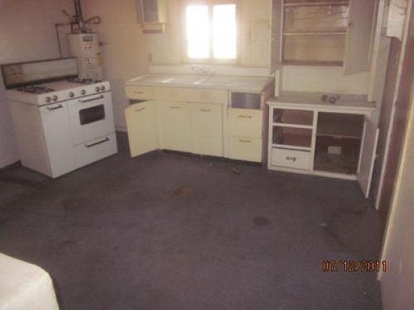 2nd image of 611 E Pueblo Dr