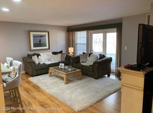 11 Dressage Ct, Tinton Falls, NJ 07753