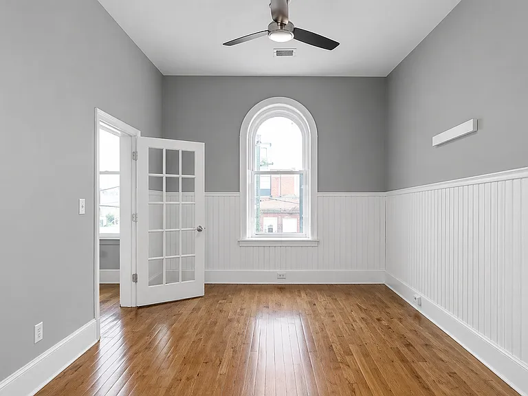 124 W Bank St #A — Photo 17