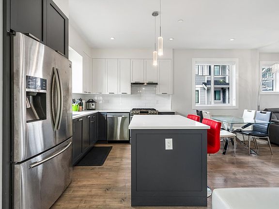 2nd image of 189 Wood St #12