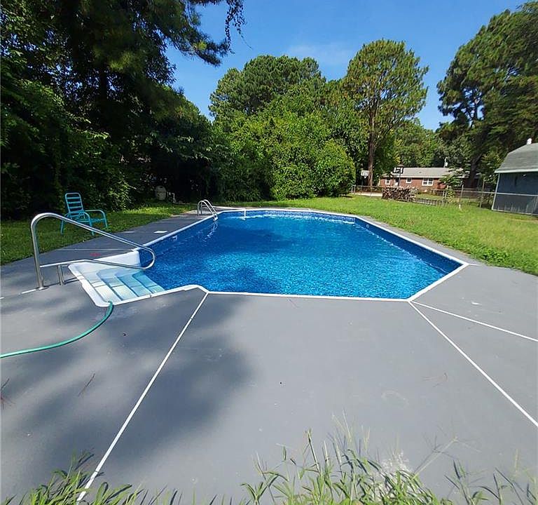 1st image of 51 Sweetbriar Dr