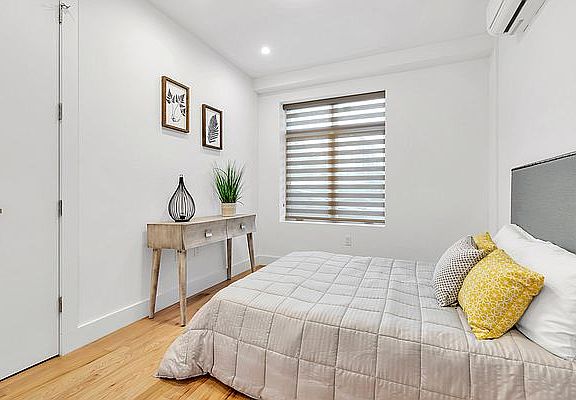 3rd image of 2 McGuinness Blvd #1