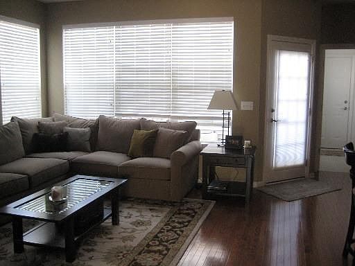 4th image of 305 Bradbury Ln
