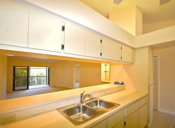 4th image of 7533 Captains Harbor Dr APT 902