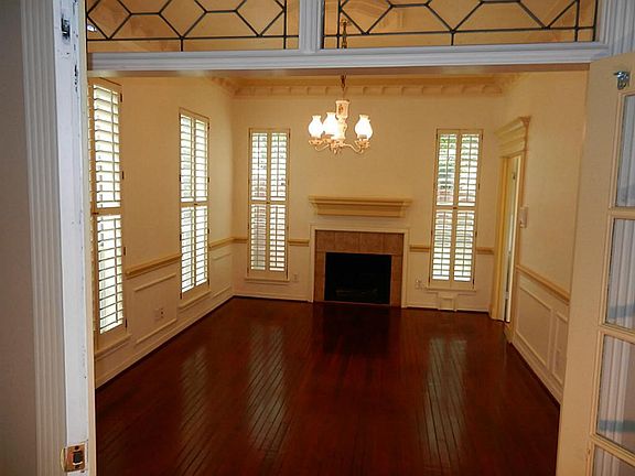  Top the right is the dinning room with a private fire place for Thanksgiving/ Christmas  dinner.