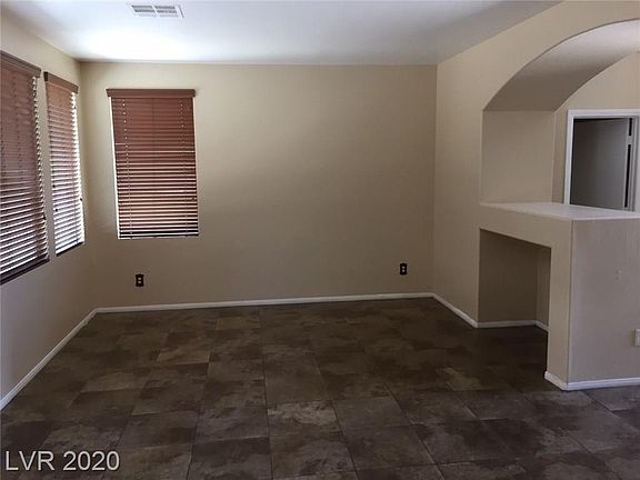 2nd image of 1932 W Hammer Ln