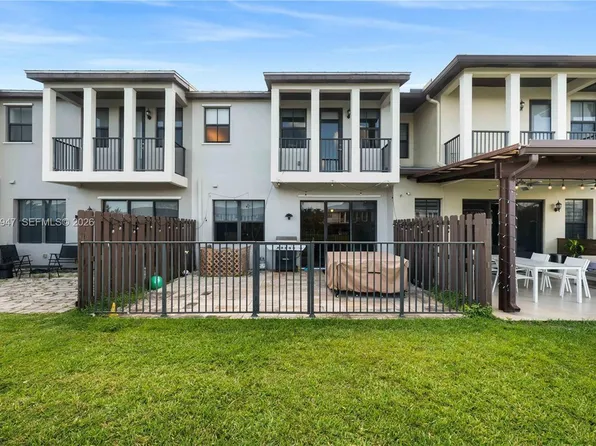 6005 NW 104th Path, Miami, FL