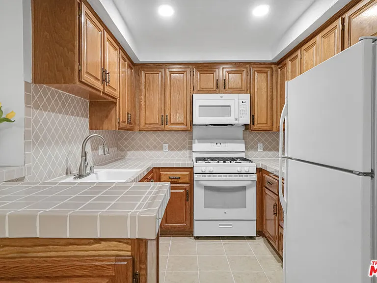 8512 Tuscany Ave #302 — Photo 10