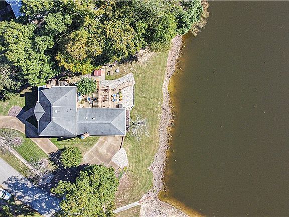 3rd image of 3620 Bridgewater Dr