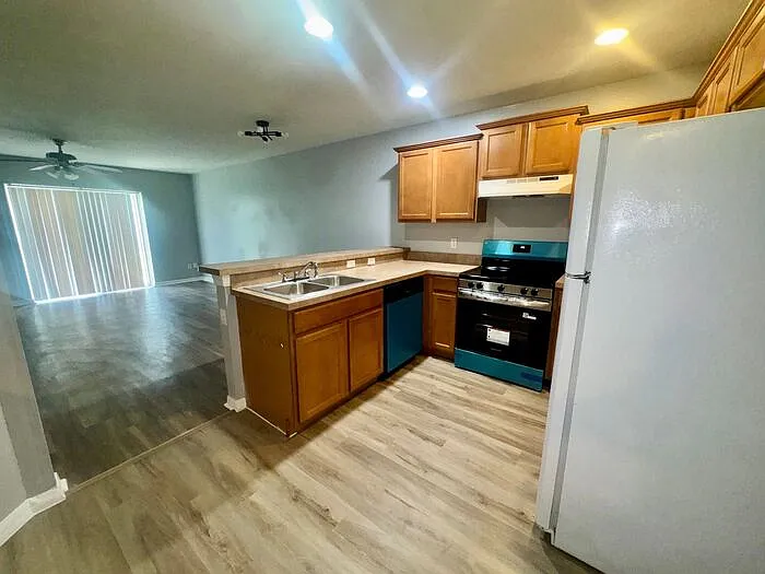 533 Cresting Oak Cir — Photo 4