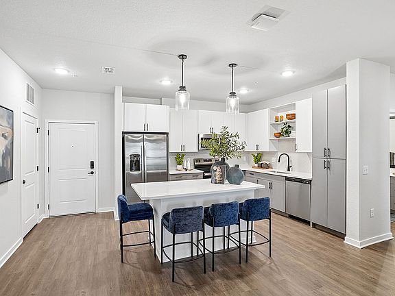 11-web-or-mls-4555 Grv Spgs Cir-Unit 107-S1605-011