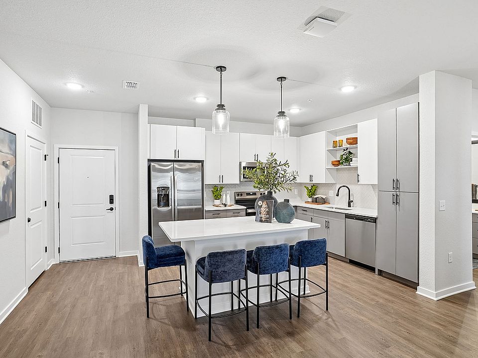 11-web-or-mls-4555 Grv Spgs Cir-Unit 107-S1605-011