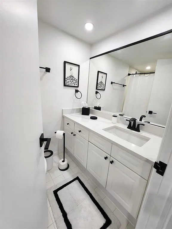 2 bed, 1180 sqft, $8,750 — Photo 1