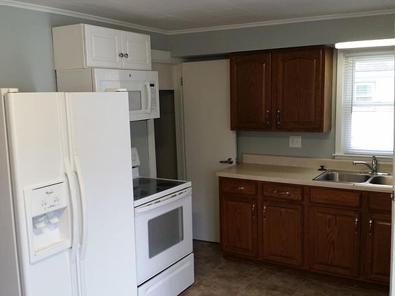 2nd image of 921 Nash St