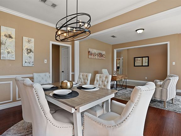 4th image of 275 Meadowside Dr