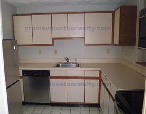 2nd image of 88 Gordon St #Rea303