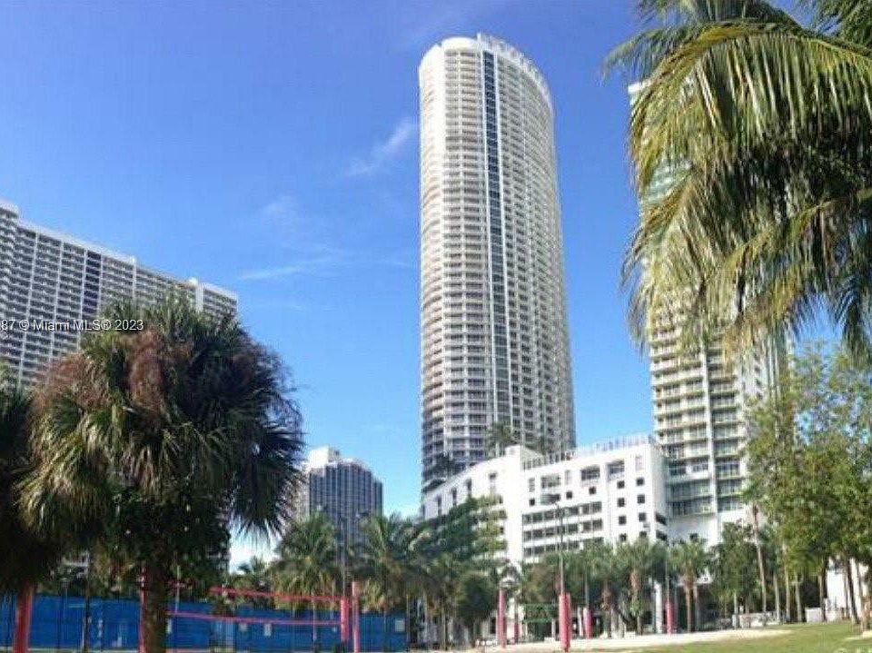 1st image of 1750 N Bayshore Dr APT 3912