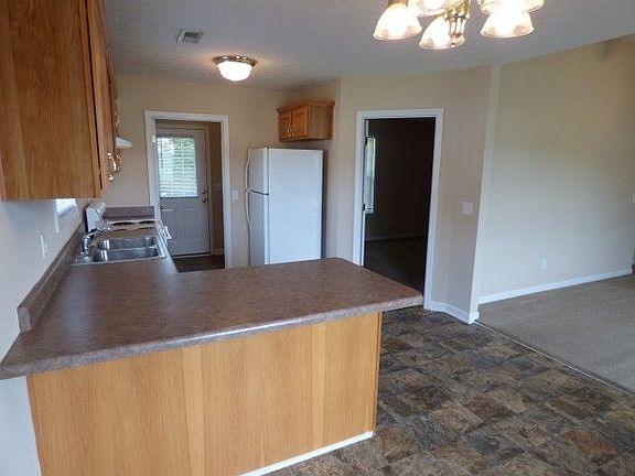 4th image of 2118 Horncastle Dr