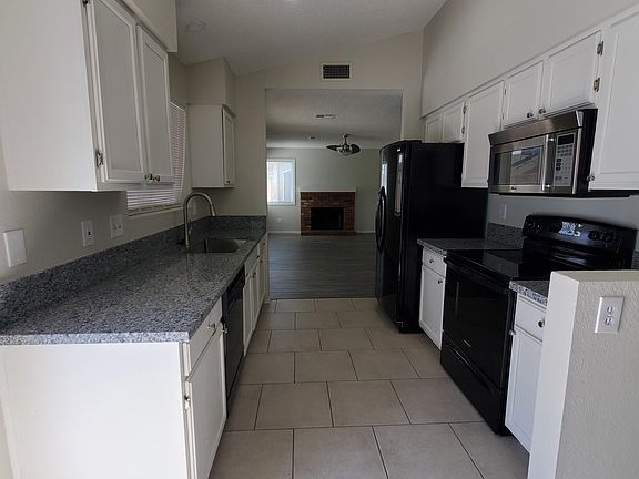 5th image of 8827 W Lawrence Ln