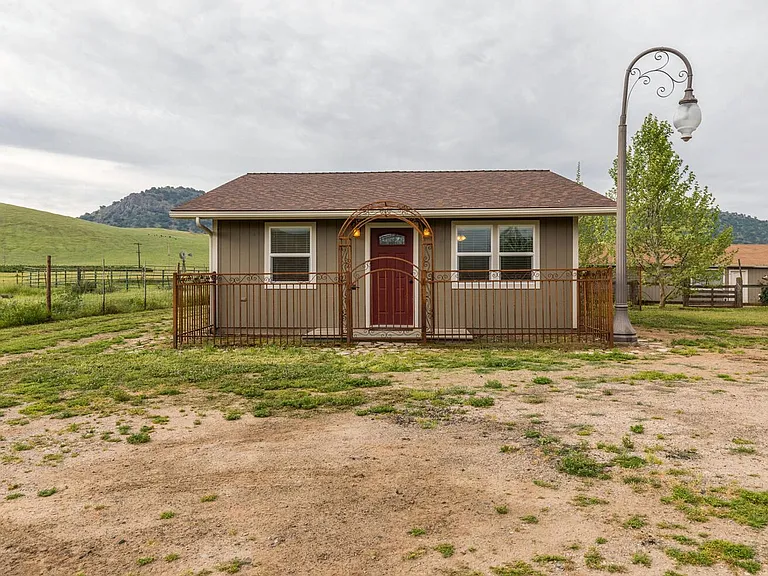 21907 E Weldon Ave #B — Photo 1
