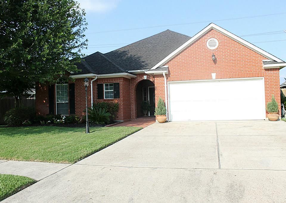 1st image of 1215 Glen Hollow Dr