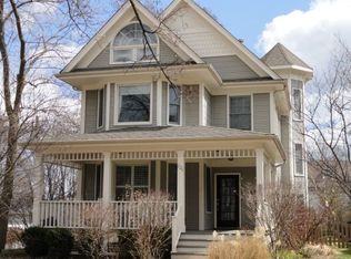 226 4th St, Libertyville, IL