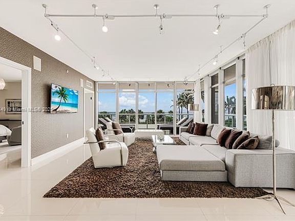 3rd image of 3737 Collins Ave #Cu-302