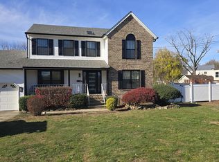 210 Ravine Dr, Matawan, NJ 07747