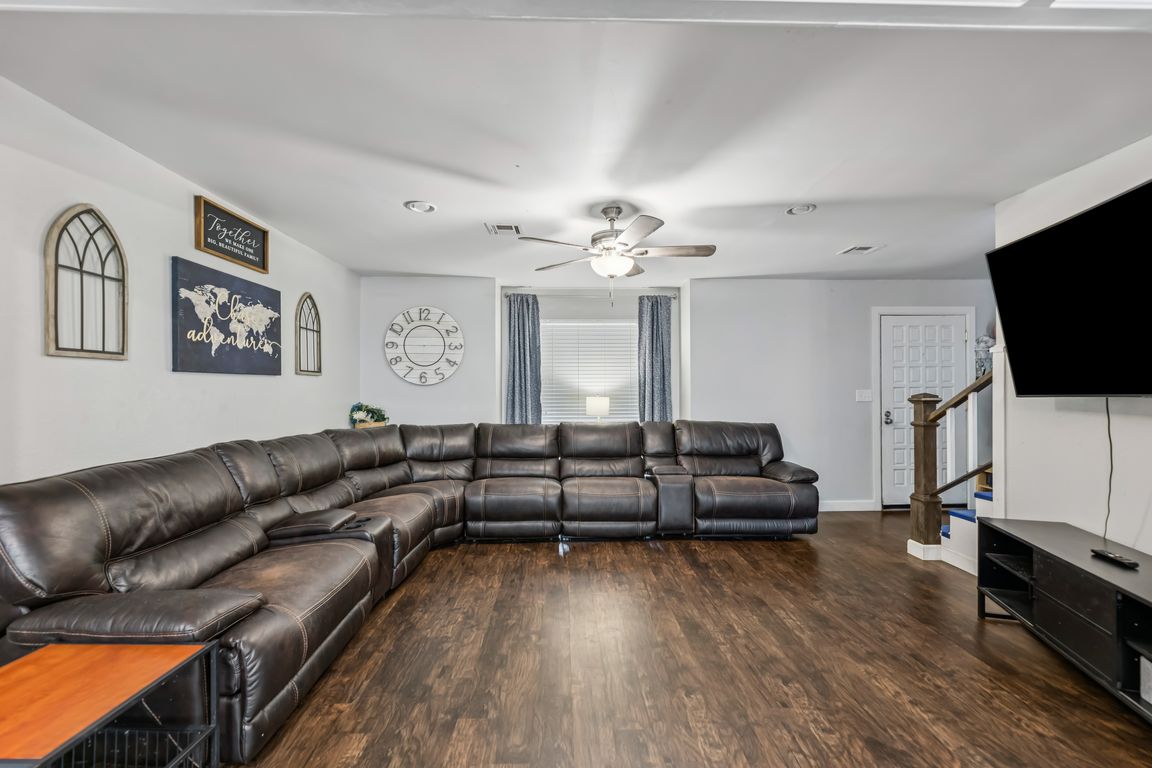 next background image