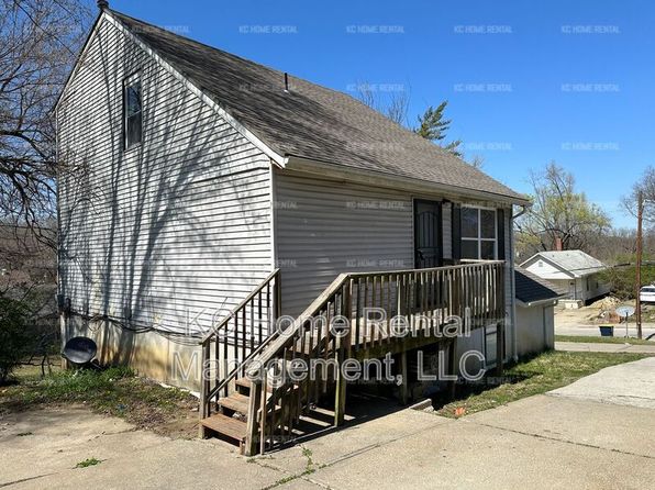 4221 E 60th Ter