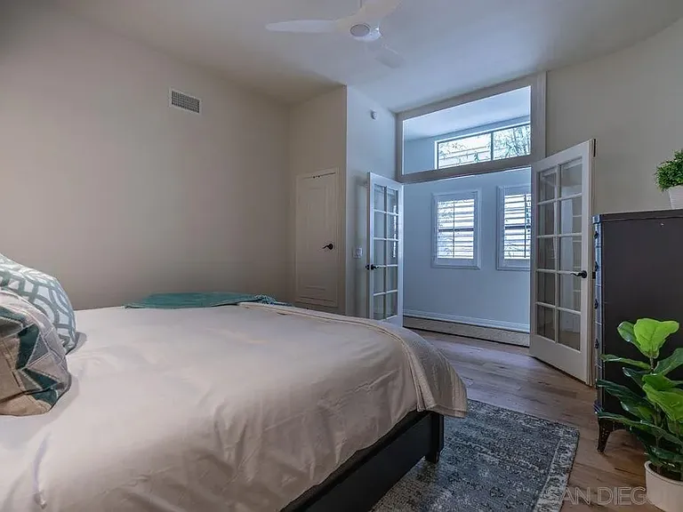2508 Manchester Ave — Photo 61