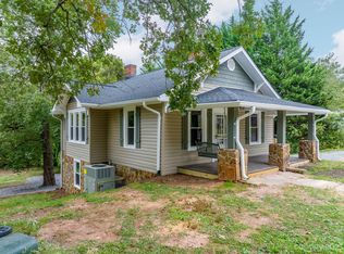 930 3rd St SE, Hickory, NC 28602