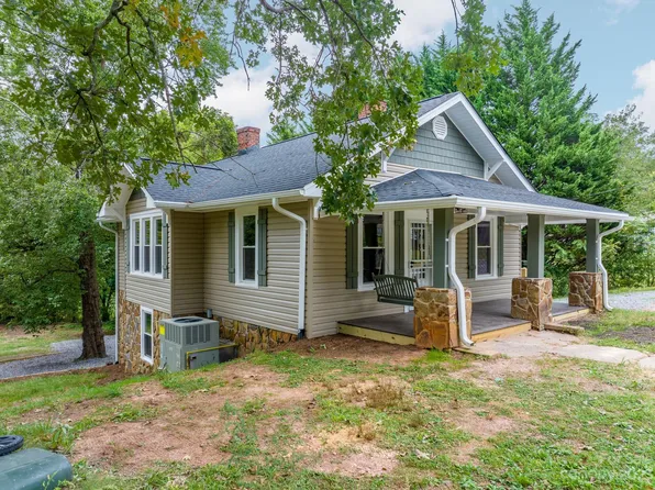 930 3rd St SE, Hickory, NC 28602
