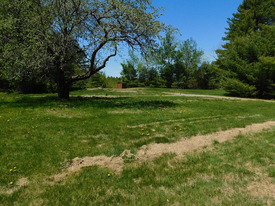 2nd image of 596 Canaan Rd