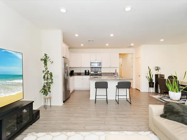 16540 Wyndham Ln #3, Fontana, CA 92336