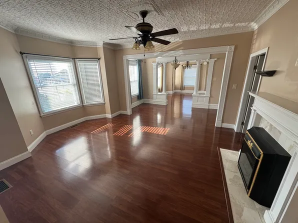 27 Gagnon St #1, Fall River, MA 02723