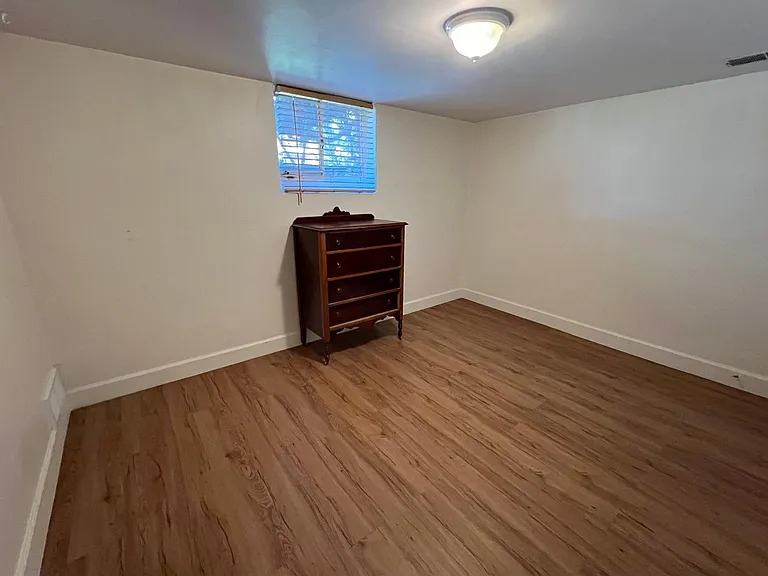 988 Detroit St — Photo 15