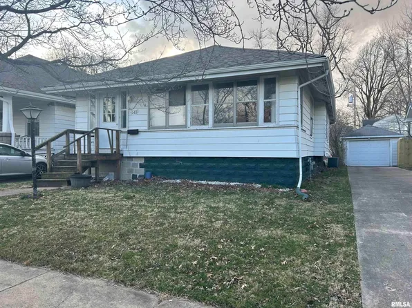 541 S Main St, Taylorville, IL 62568