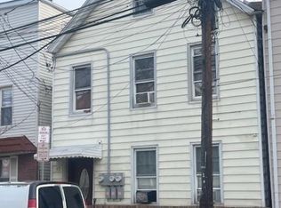 43 Paterson St, Newark City, NJ 07105