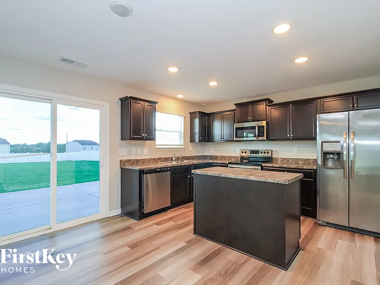 281 Estelle Dr — Photo 7