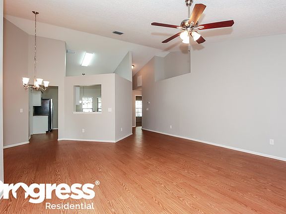 3rd image of 11715 Lynmoor Dr