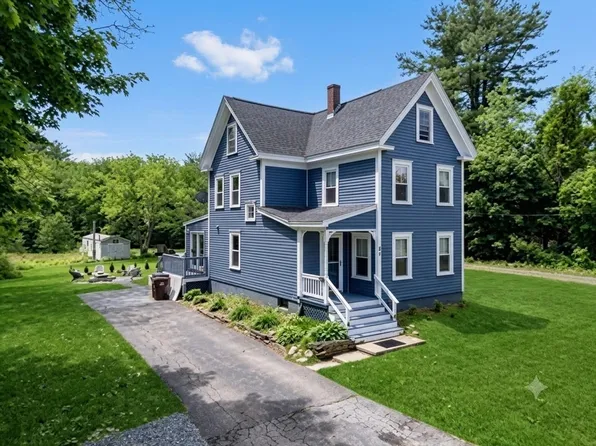 83 Elm St, Salisbury, MA 01952